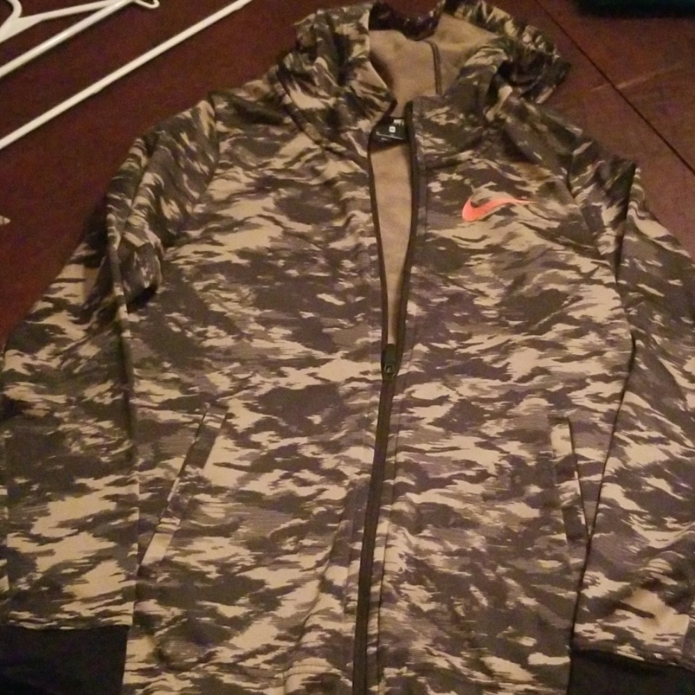 Boys Nike basketball jacket